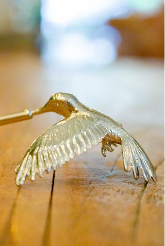Escultura de Parede Beija Flor Aberto Niquel -10-.jpg